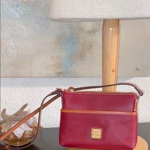 🌺 Dooney & Bourke Crossbody
